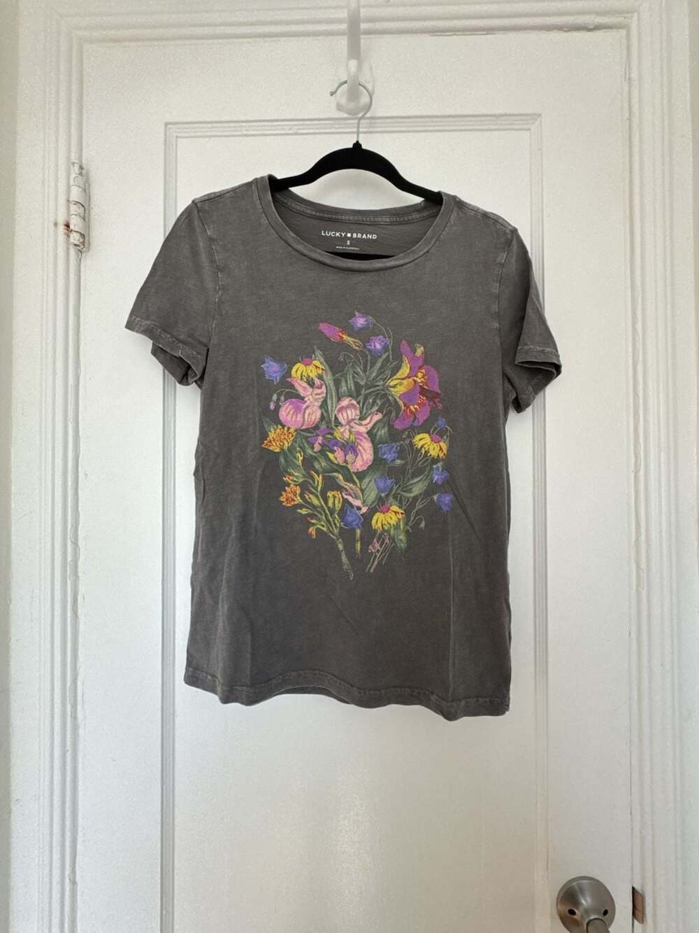 Lucky Brand Floral Graphic Faded Tee Size S Gray Botanical Short Sleeve Shirt Fa
